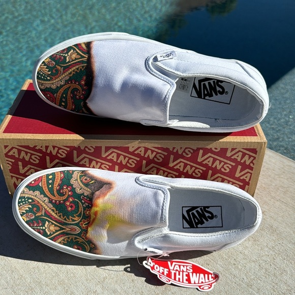 VANS Burn Baby Burn Classic Slip On New In Box Size 9 - Picture 3 of 10